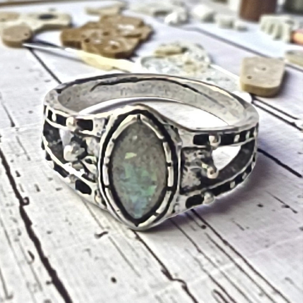 BEZEL SET MOONSTONE ANTIQUE LOOK NEW SIZE 7 QUALITY TITANIUM SILVER RING